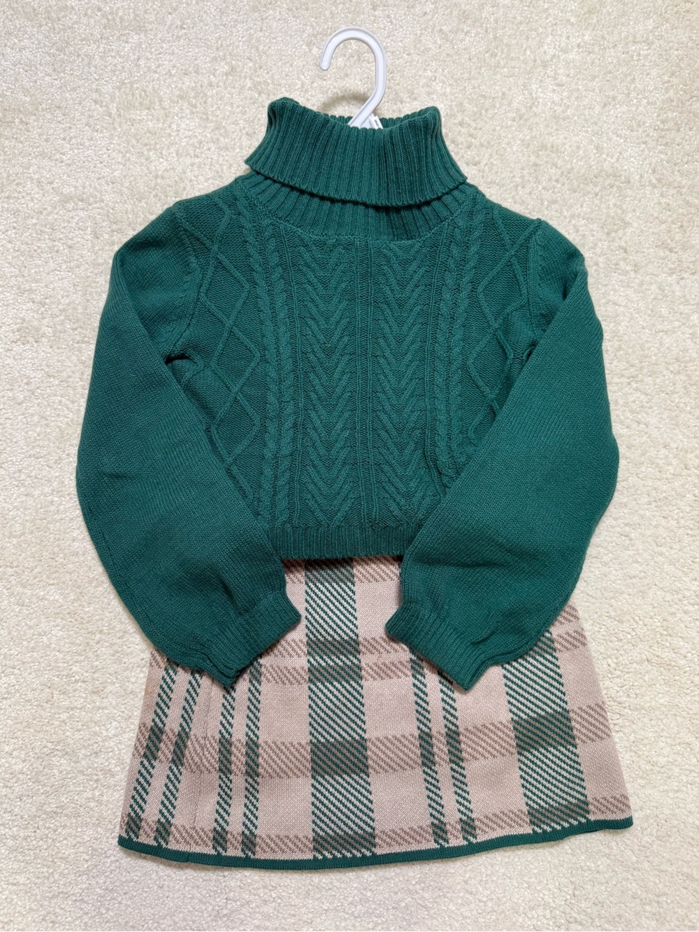 Tahari Dark Green Cable Turtleneck Sweater Plaid Skirt Set Kids Girls Small 5/6
